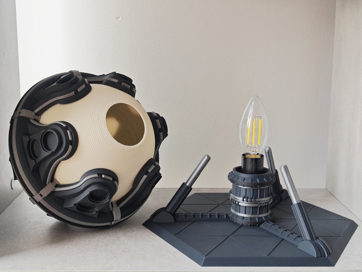 Globe lumineux Harkonnen - Dune Awakening