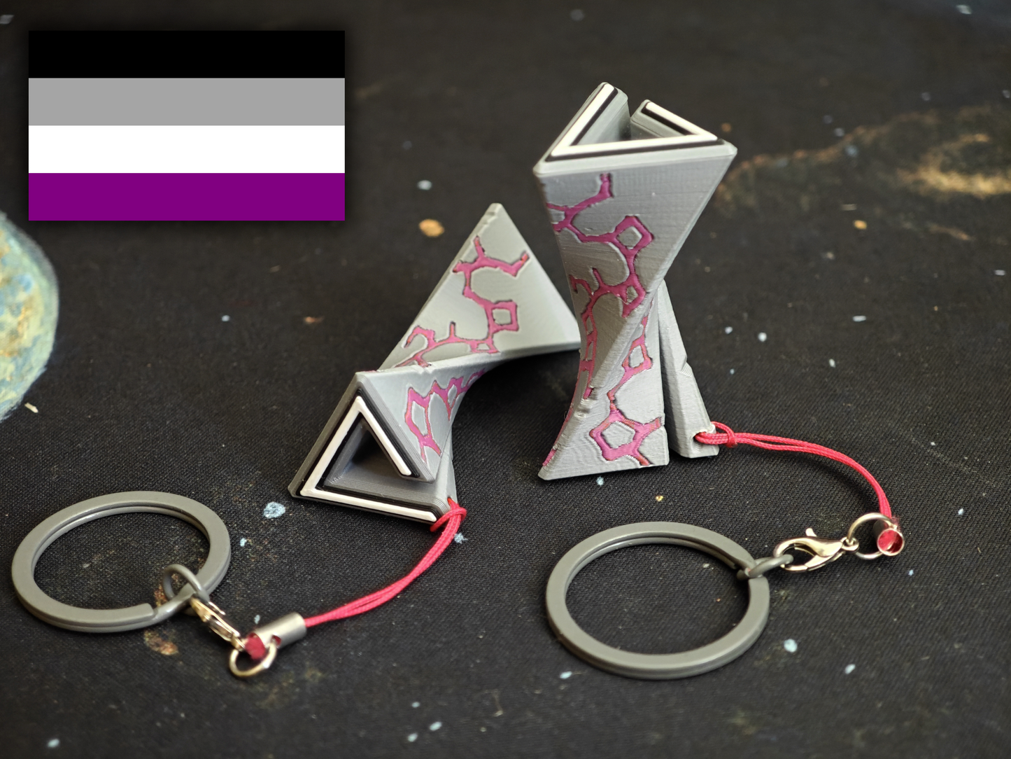 PRIDE 🏳️‍🌈 Scroll Keychain - Outer Wilds