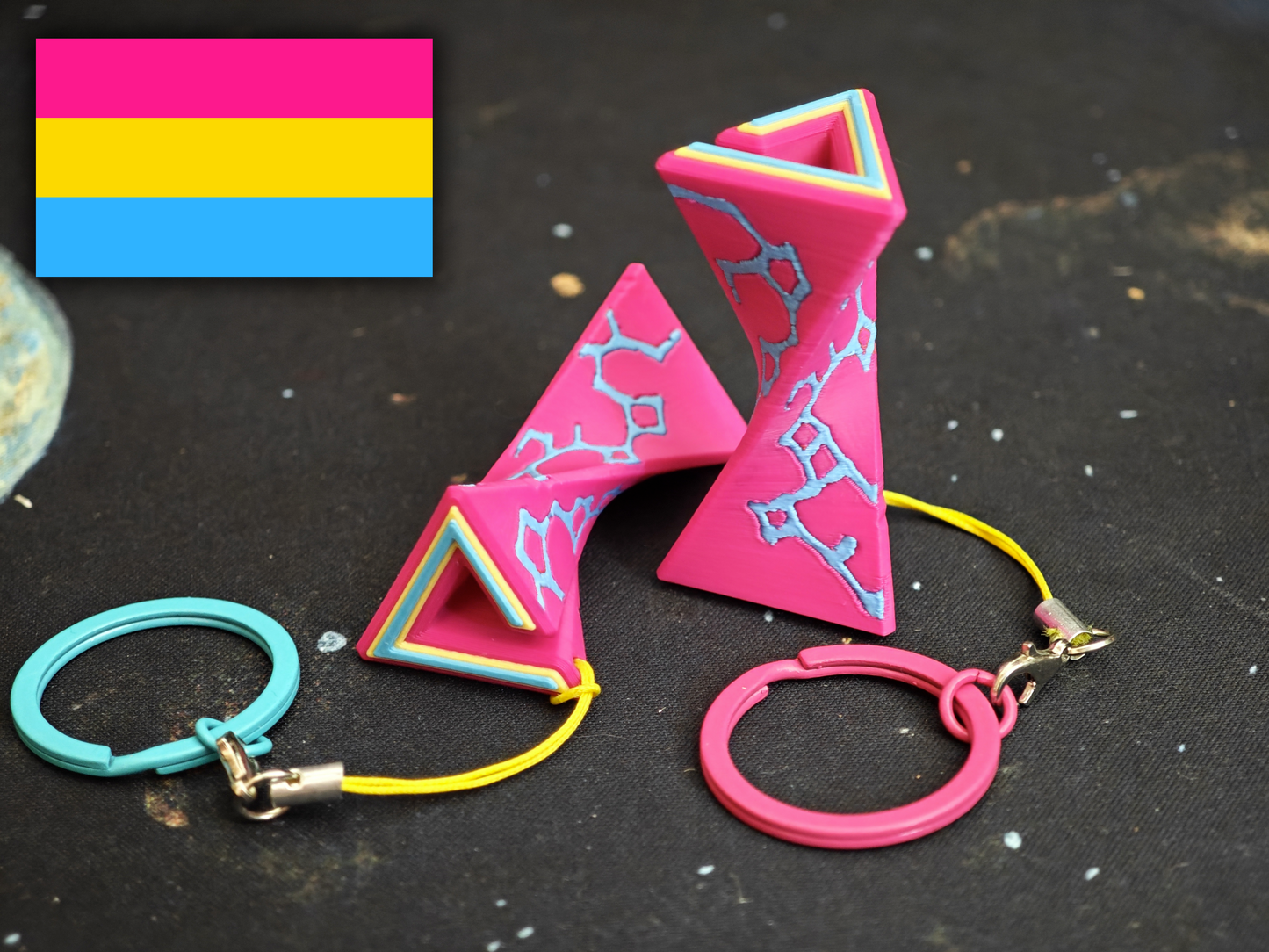 PRIDE 🏳️‍🌈 Scroll Keychain - Outer Wilds